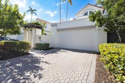 Picture of 6730 SW 88Th Ter, Pinecrest, FL 33156