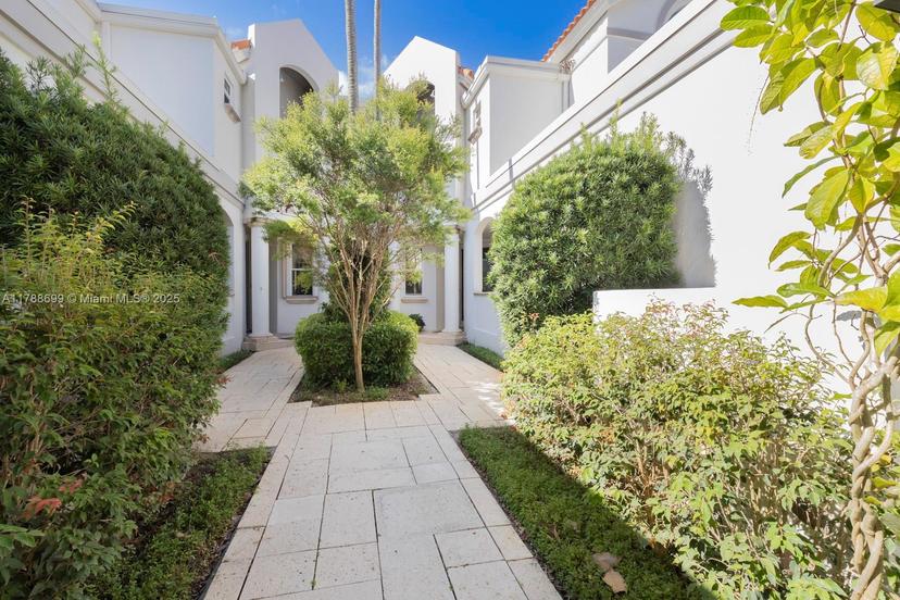 Picture of 6730 SW 88Th Ter, Pinecrest FL 33156