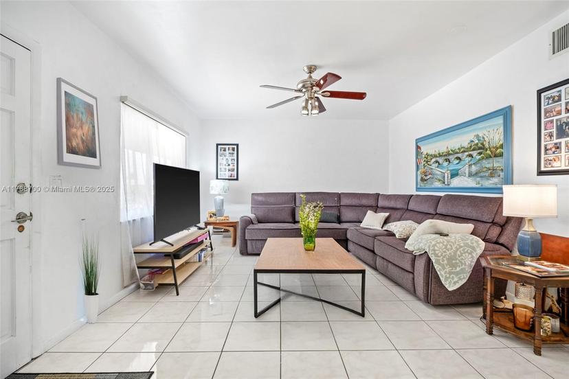 Picture of 1050 Atlantic Shores Blvd # 210, Hallandale Beach FL 33009