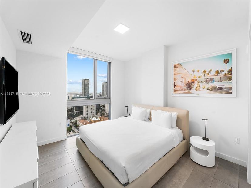 Picture of 227 NE 2Nd St # 3005, Miami FL 33132