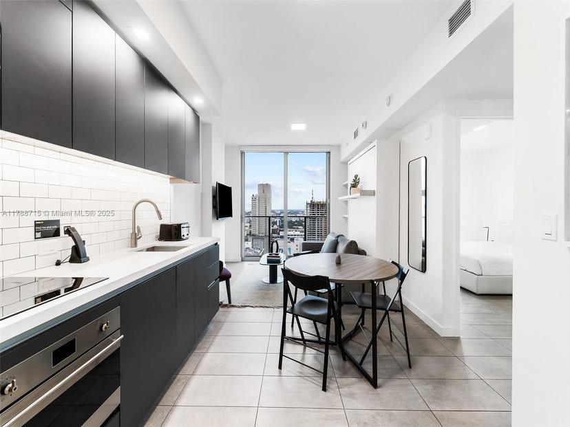 Picture of 227 NE 2Nd St # 3005, Miami FL 33132