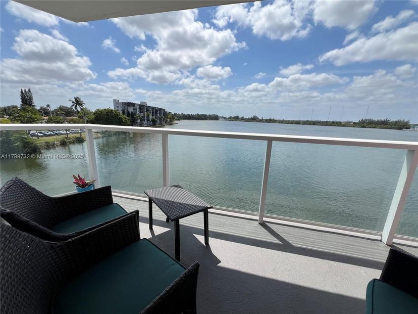 Picture of 1301 NE Miami Gardens Dr # 405W, Miami FL 33179