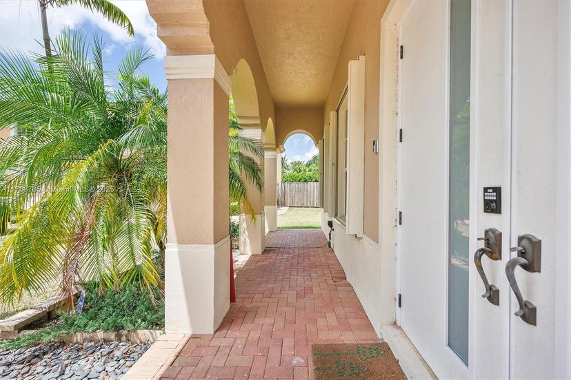 Picture of 2131 NE 40Th Rd, Homestead FL 33033