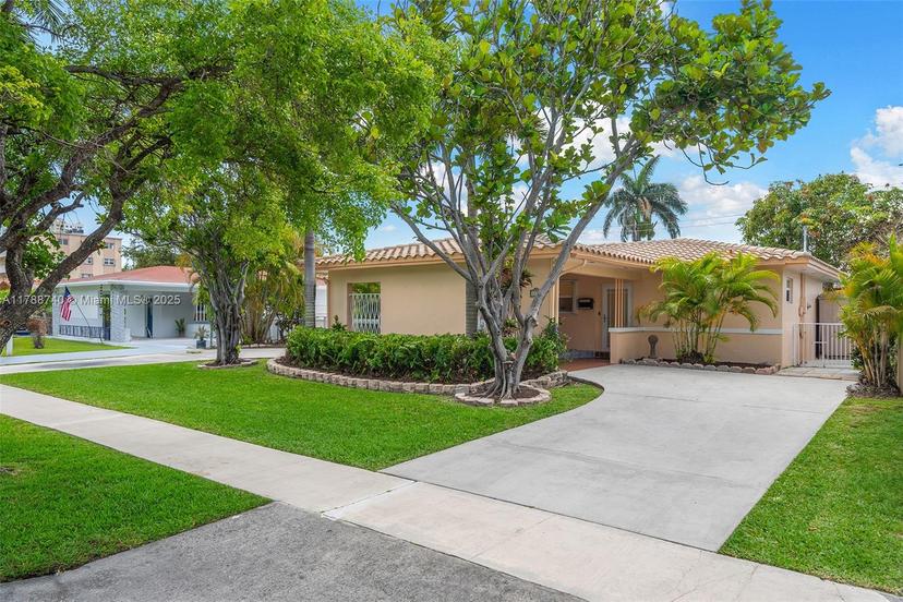 Picture of 1106 NE 3Rd St, Hallandale Beach FL 33009