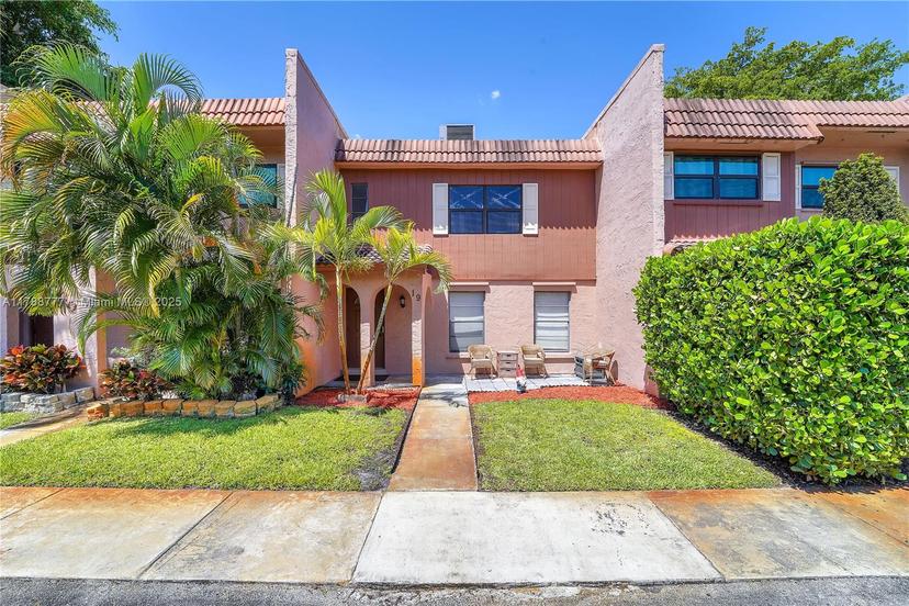 Picture of 19 Madrid Ln # 13, Davie FL 33324
