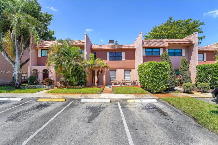 Picture of 19 Madrid Ln # 13, Davie FL 33324