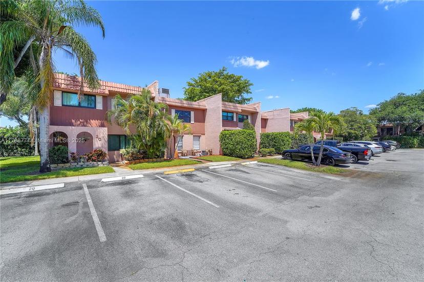 Picture of 19 Madrid Ln # 13, Davie FL 33324