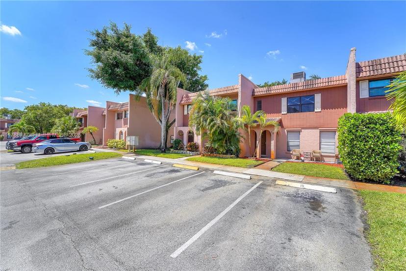 Picture of 19 Madrid Ln # 13, Davie FL 33324