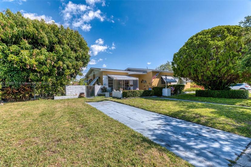 Picture of 10005 Nicaragua Dr, Cutler Bay FL 33189