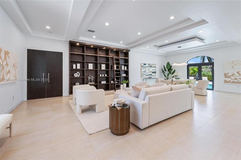 Picture of 20600 NE 22Nd Pl, Miami FL 33180