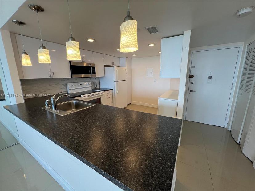 Picture of 1351 NE Miami Gardens Dr # 1611E, Miami FL 33179