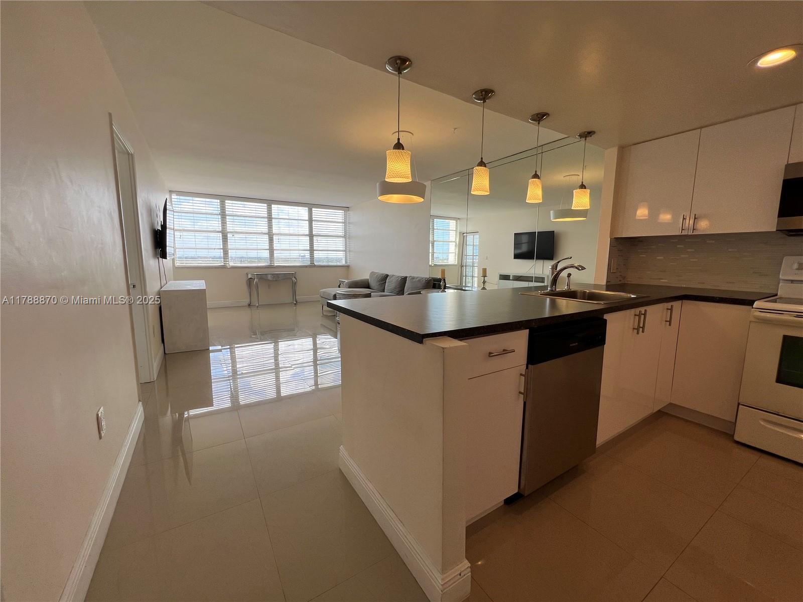 Picture of 1351 NE Miami Gardens Dr # 1611E, Miami, FL 33179