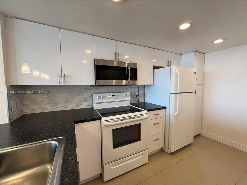 Picture of 1351 NE Miami Gardens Dr # 1611E, Miami FL 33179