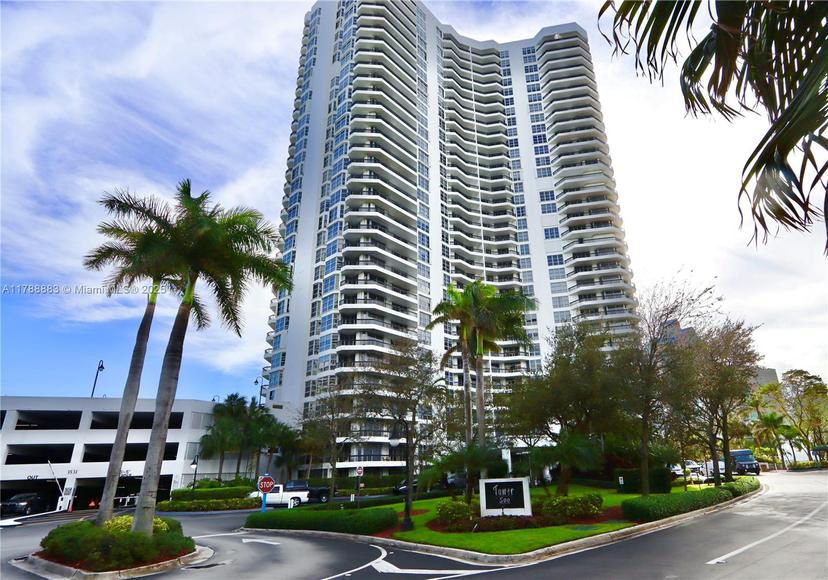 Picture of 3530 Mystic Pointe Dr # 2910, Aventura FL 33180