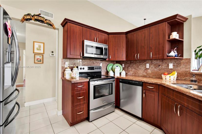 Picture of 3939 Adra Ave # 47, Doral FL 33178