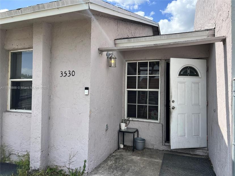 Picture of 3530 NW 194Th Ter, Miami Gardens FL 33056
