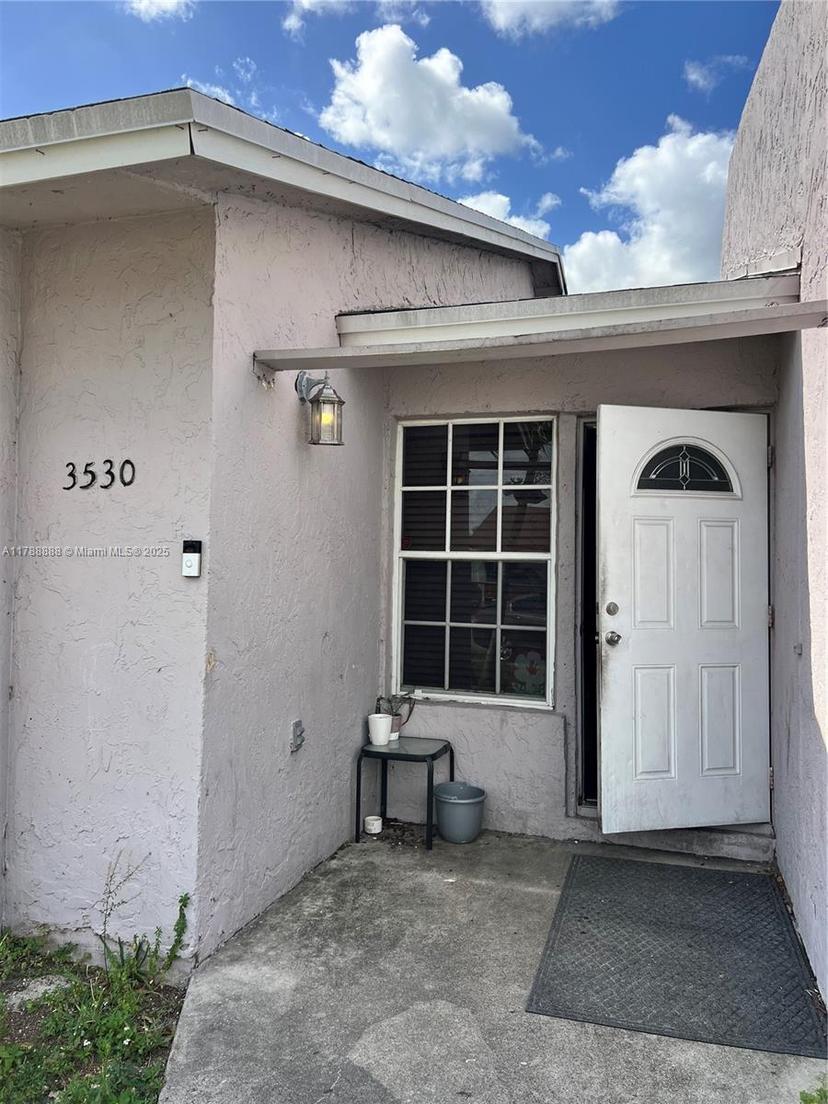 Picture of 3530 NW 194Th Ter, Miami Gardens FL 33056