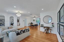Picture of 552 Alminar Ave, Coral Gables, FL 33146
