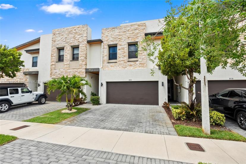 Picture of 8110 NW 104Th Ct, Doral FL 33178