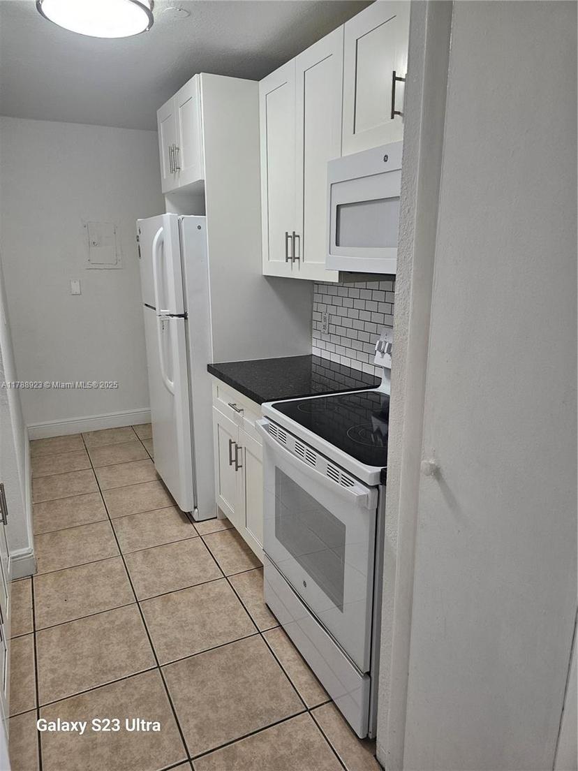 Picture of 7250 SW 94Th Pl # B8, Miami FL 33173