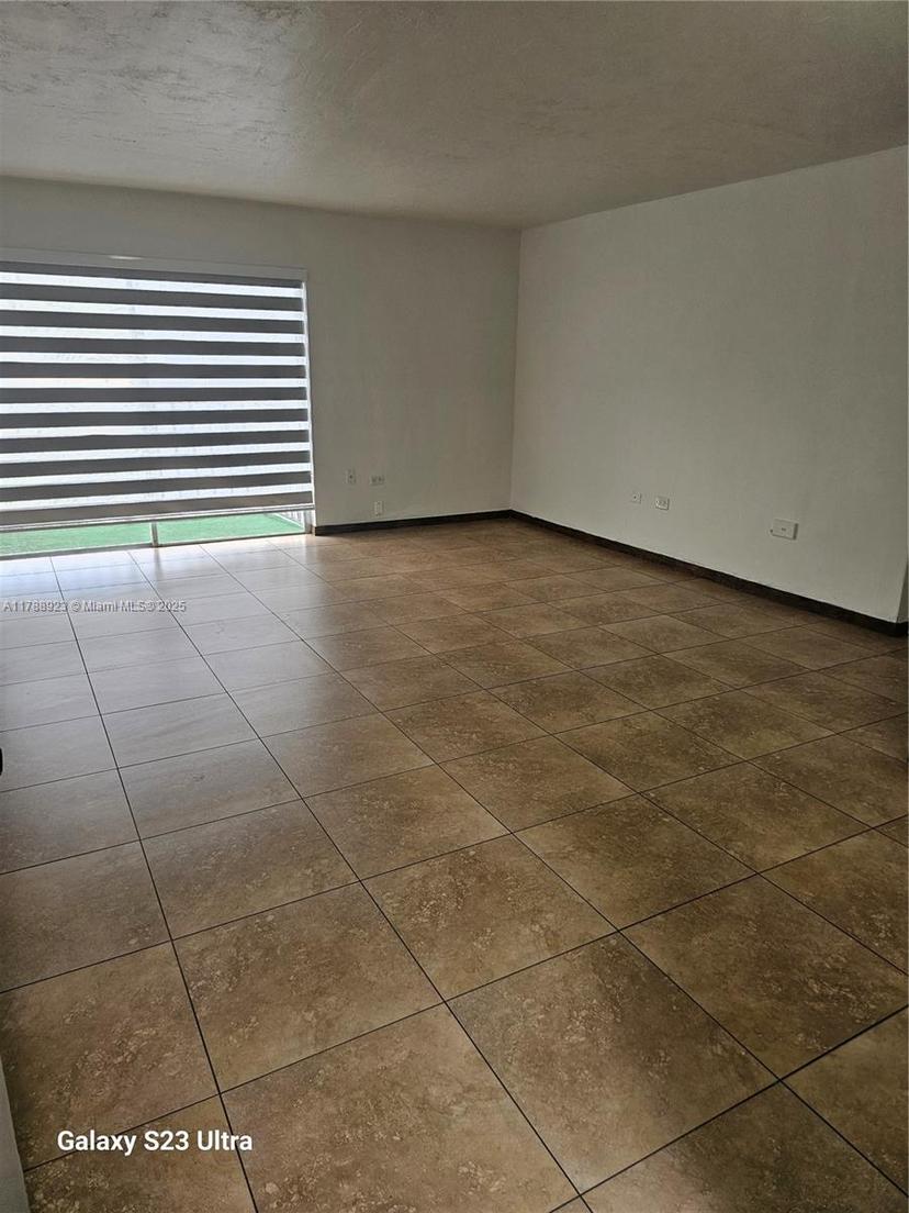 Picture of 7250 SW 94Th Pl # B8, Miami FL 33173