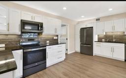 Picture of 607 W Perry St, Lantana, FL 33462