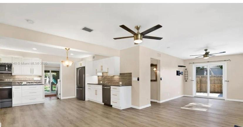 Picture of 607 W Perry St, Lantana FL 33462