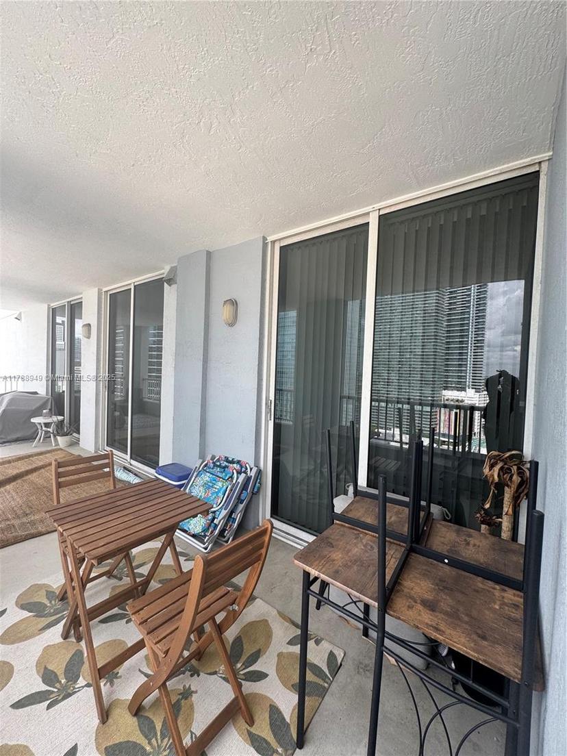 Picture of 170 SE 14Th St # 2407, Miami FL 33131