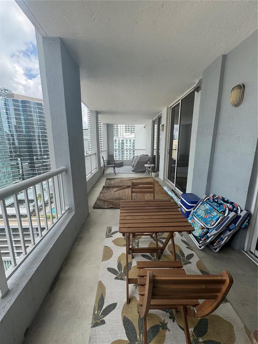 Picture of 170 SE 14Th St # 2407, Miami FL 33131