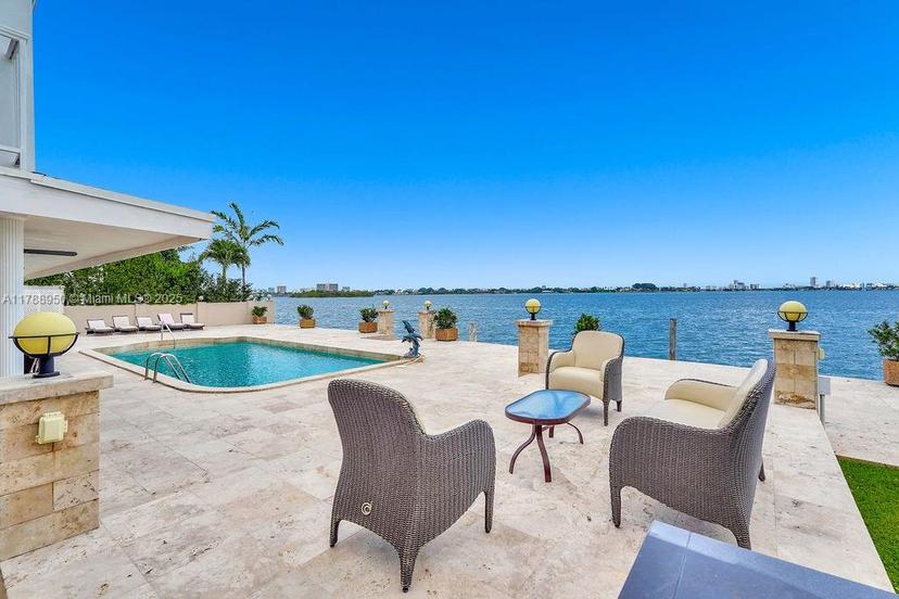 Picture of 1990 NE 119Th Rd, North Miami FL 33181