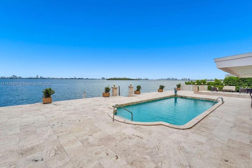 Picture of 1990 NE 119Th Rd, North Miami FL 33181