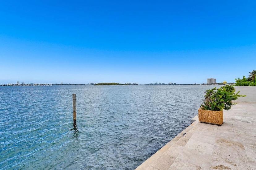Picture of 1990 NE 119Th Rd, North Miami FL 33181