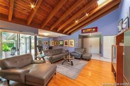 Picture of 70 Ivy Rd, Hollywood, FL 33021