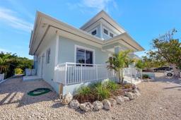 Picture of 118 Pelican Rd, Tavernier, FL 33070