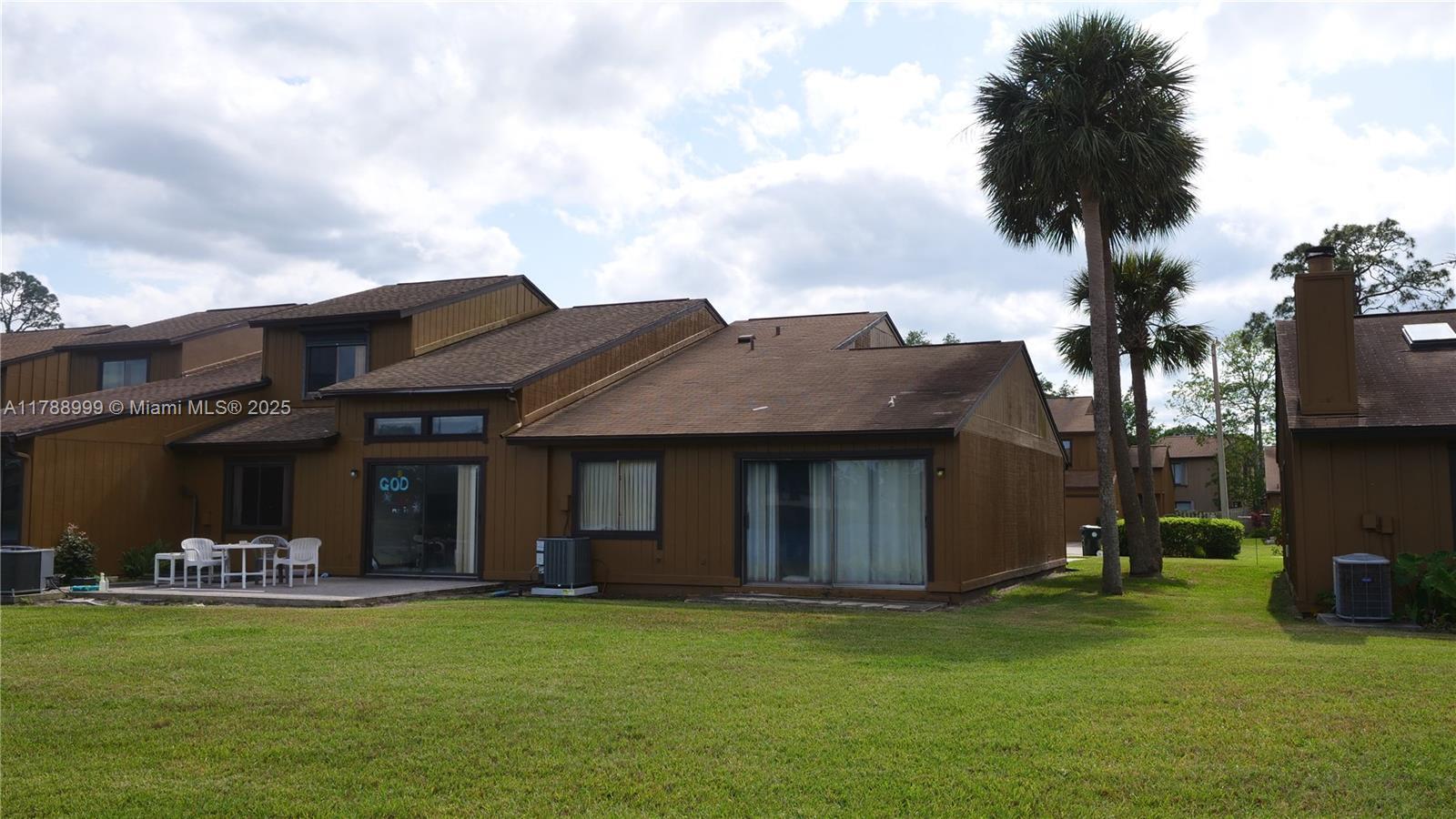 Picture of 120 Lakewood Village Circle # 120, Daytona, FL 32119