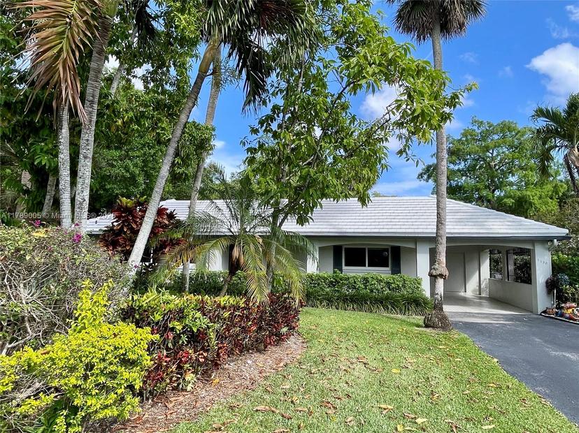 Picture of 1130 W Cypress Dr # 16, Pompano Beach FL 33069