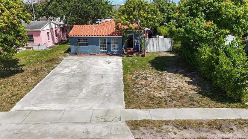 Picture of 1679 NE 181St St, North Miami Beach FL 33162