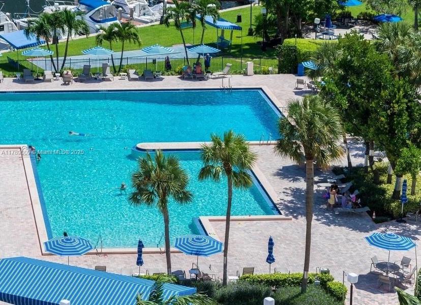 Picture of 2500 Parkview Dr # 1214, Hallandale Beach FL 33009