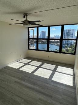 Picture of 2500 Parkview Dr # 1214, Hallandale Beach, FL 33009