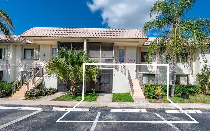 Picture of 413 Lakeview Dr # 103, Weston FL 33326