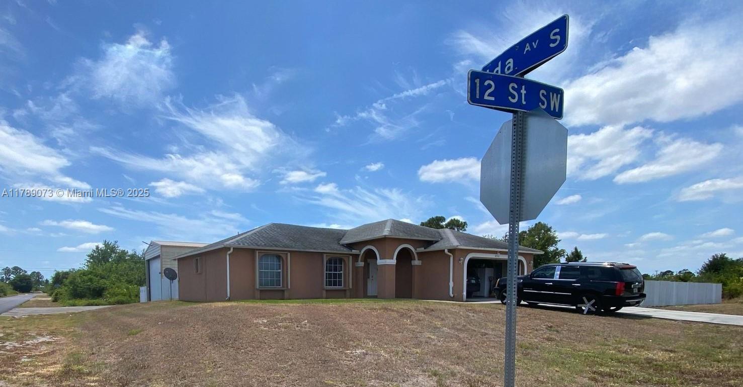 Picture of 2901 12 St Sw, Lehigh Acres, FL 33976