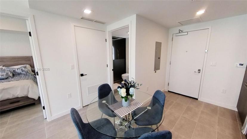Picture of 227 NE 2Nd St # 2901, Miami FL 33132