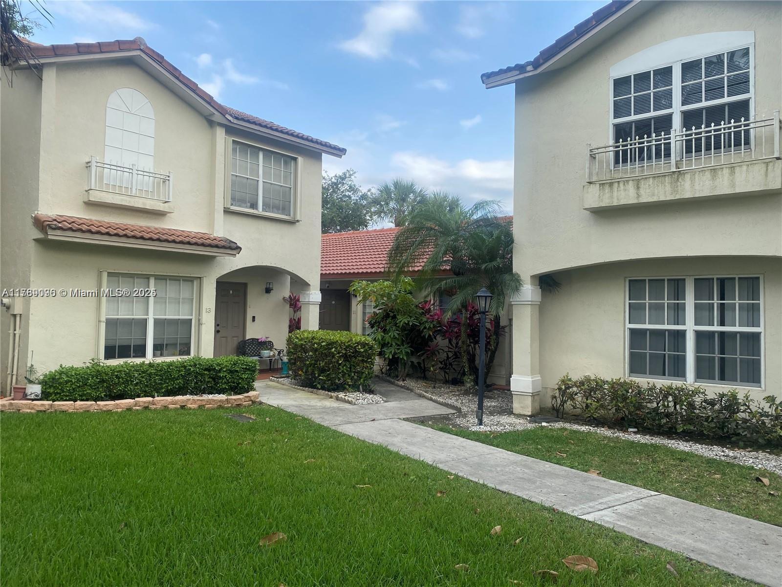 Picture of 111 NW 108Th Ave, Pembroke Pines, FL 33026
