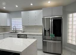 Picture of 111 NW 108Th Ave, Pembroke Pines, FL 33026