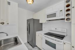 Picture of 1405 Miami Rd # 5, Fort Lauderdale, FL 33316