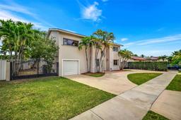 Picture of 15235 SW 99Th Ct, Miami, FL 33157