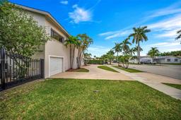 Picture of 15235 SW 99Th Ct, Miami, FL 33157