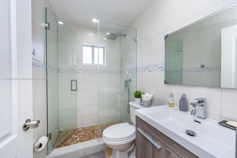 Picture of 8981 NW 112Th St, Hialeah Gardens FL 33018