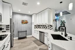 Picture of 16101 Emerald Estates Dr # 342, Weston, FL 33331