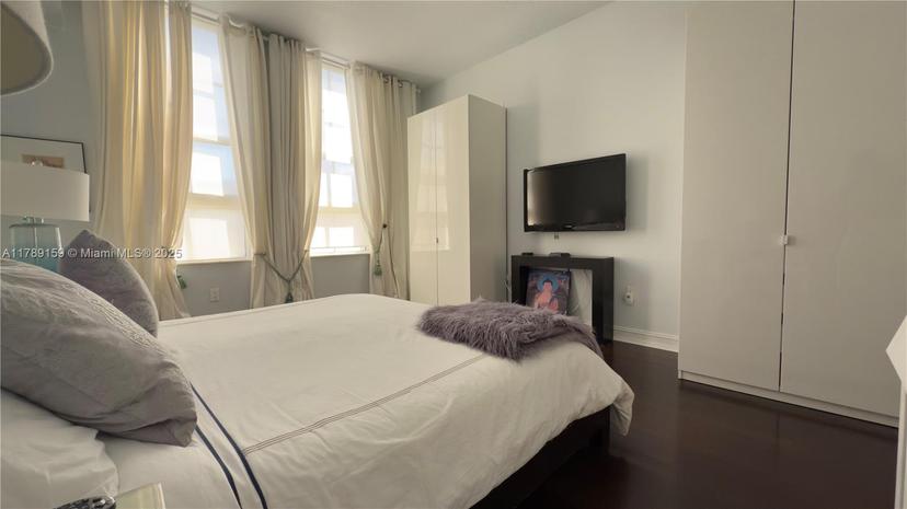 Picture of 3001 NE 185Th St # 532, Aventura FL 33180